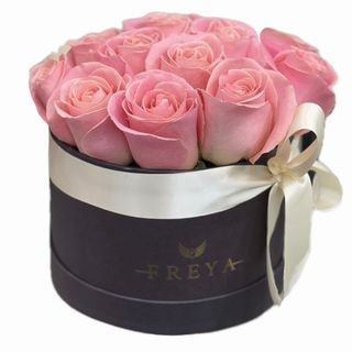 Cutie medie cu 15 trandafiri Hermosa