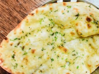 PAAN CON AJO ( GARLIC NAAN)