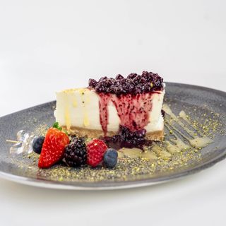 CHEESECAKE CON FRUTOS DEL BOSQUE 