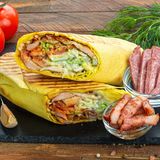 ხორციანი   ძეხვი + ბეკონი L 15