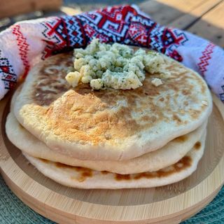 Plăcintă cu brânză și mărar