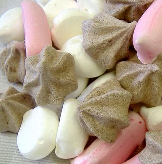 Mini Meringues (50g)