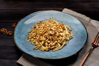 Clatite nuca si miere