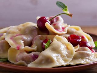 Pierogi na słodko z wiśnią 9 szt