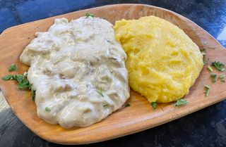 Ardei copți cu smantana și mămăliguța