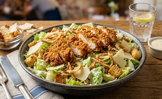 Ensalada César Con Pollo Crujiente