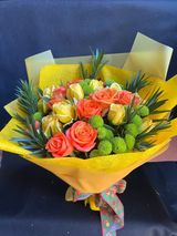 Bouquet variée orange - Jaune - vert +20 roses 