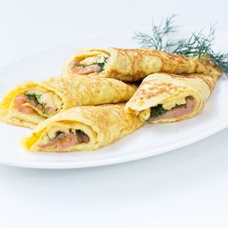 Налисники з сьомгою та сиром (170г)