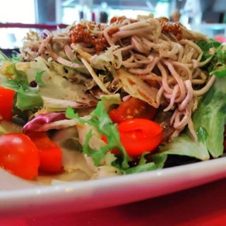 Ensalada De Gulas Templada
