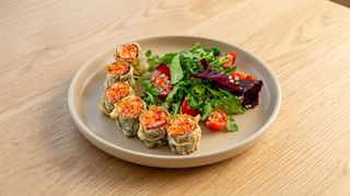 Bento pranz Norimaki cu somon si quinoa