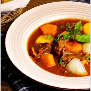 Bò sốt vang