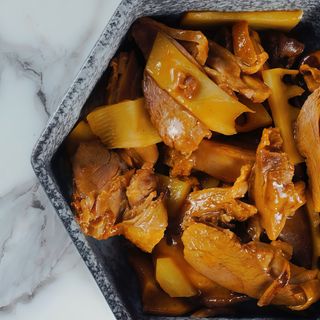 Anatra con bambu funghi