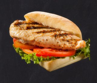 Bocadillo de pechuga de pollo y queso