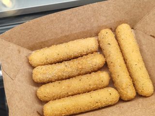 Bastoncini di mozzarella fritti - 6 pezzi