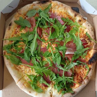 Pizza Al pršuto