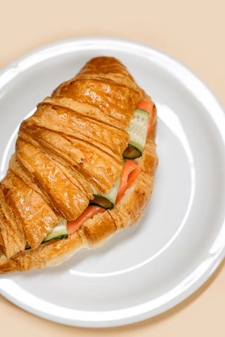 круасан з лососем (120г)