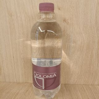 Acqua naturale