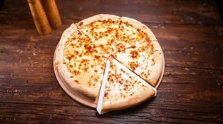 Felie pizza quattro formaggi