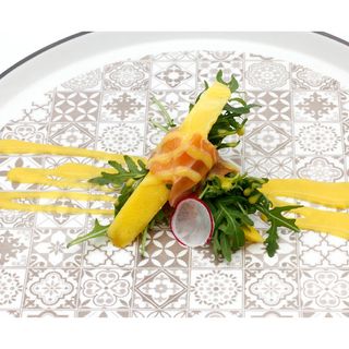 3145.Involtini di salmone con mango e rucola 2 pezzi
