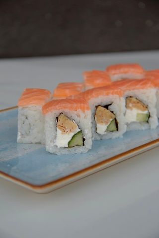 Тамаго лосось 