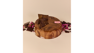 TORT CZEKOLADOWY Z KARMELEM