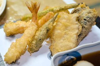 777. Tempura mista gamberi e verdure miste