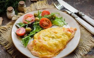 Відбивна куряча з шинкою та сиром