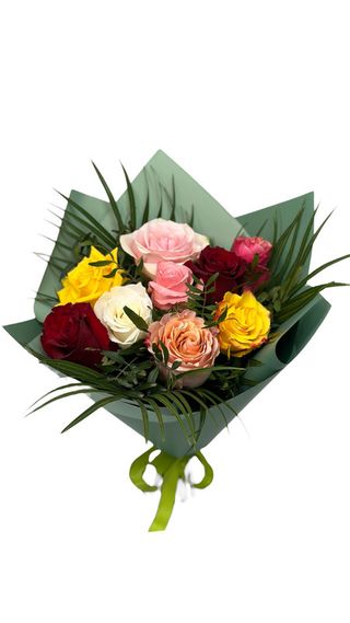 9 trandafiri colorați