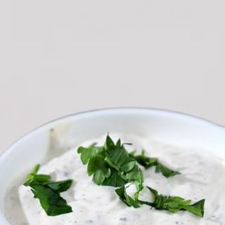 Garlic mayo/ Maioneză cu usturoi