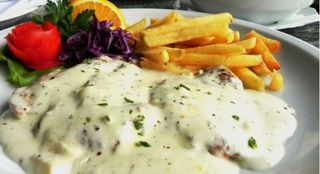 Pileći file u gorgonzola sosu