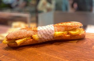 Bocadillo De Tortilla De Patata, Con Tomate Y Aceite Barrita Rustica