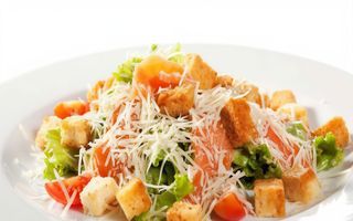 Салат Цезар зі слабосоленим лососем (260г)