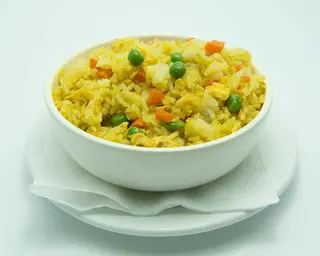 Orez cu curry & ou
