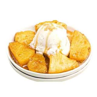 3. Fried pineapple with ice creemos honey