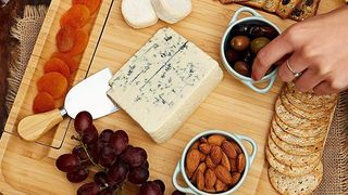 Bruschette  sa mozzarellom i paradajzom za druženje