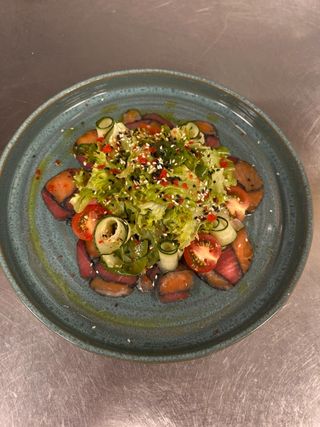 Салат з лососем і тунцем