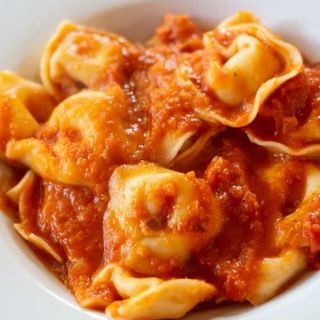 ravioli en salsa de tomate