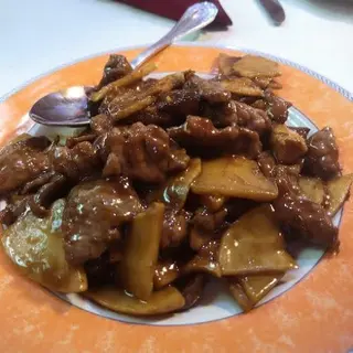 Ternera con bambú y setas chinas 
