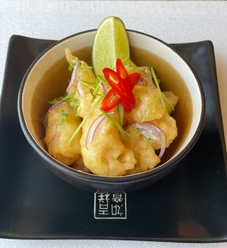 Crevete tempura în sos cremos