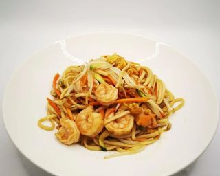 193. Spaghetti di riso con gamberi