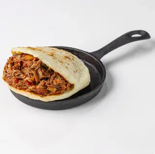 Arepa De Ternera Deshilachada