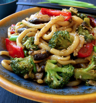 Udon Salteado Con Verduras