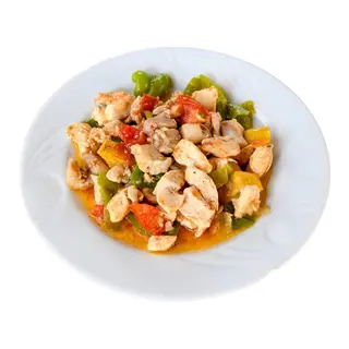 Revuelto De Carne De Pollo Picada Con Verduras Variadas