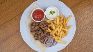 Лукум на гриле с картофелем фри