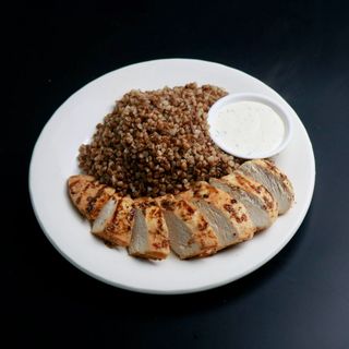 Куриный стейк с соусом