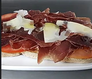 Tosta De Cecina