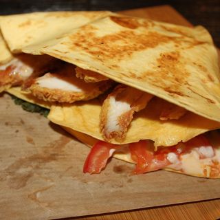 Поке бургер с курицей 