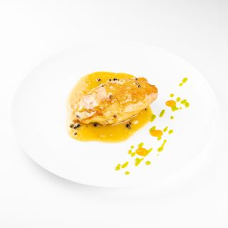 Pileći file punjen dimljenim sirom u umaku od šarenog papra