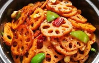 81. Scodella di fuoco con radice di loto affettata