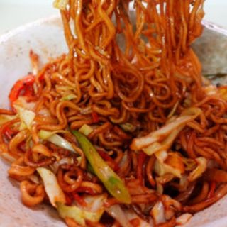 Ramen con Marisco y Verduras Estilo Thai